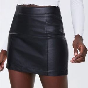 Forever 21 Faux Leather Mini Skirt Size Small